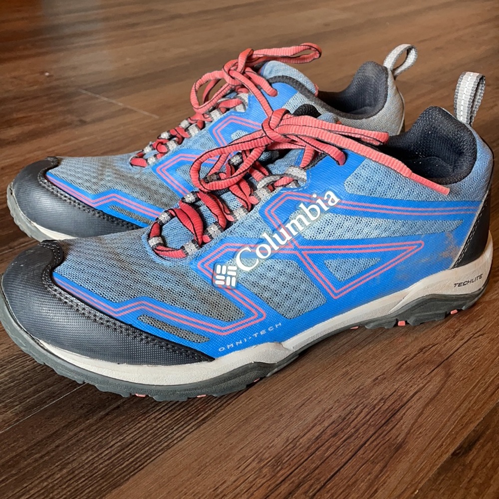Columbia hiking shoes